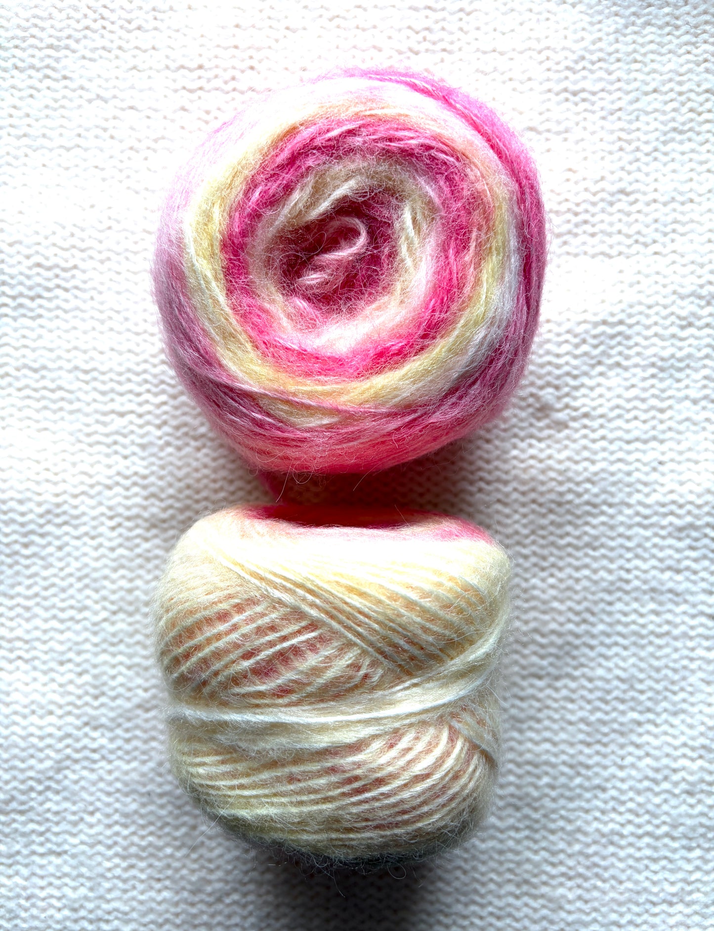 2 cakes x 50g Gradient Wool Blend Yarn : Colour 03 Pink and Yellow