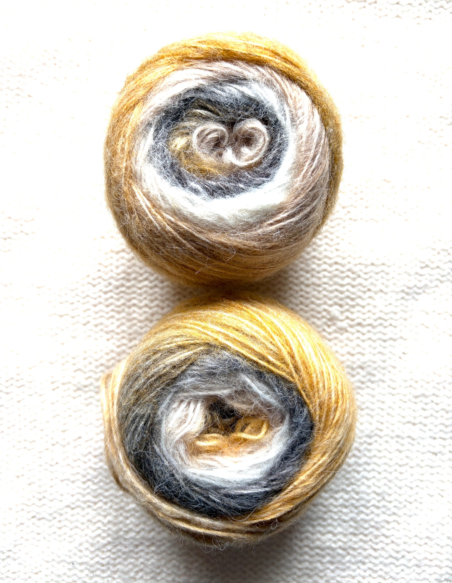 2 cakes x 50g Gradient Wool Blend Yarn : Colour 05 Brown and Grey