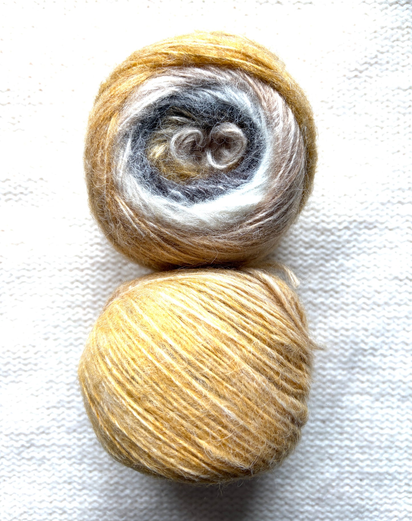 2 cakes x 50g Gradient Wool Blend Yarn : Colour 05 Brown and Grey