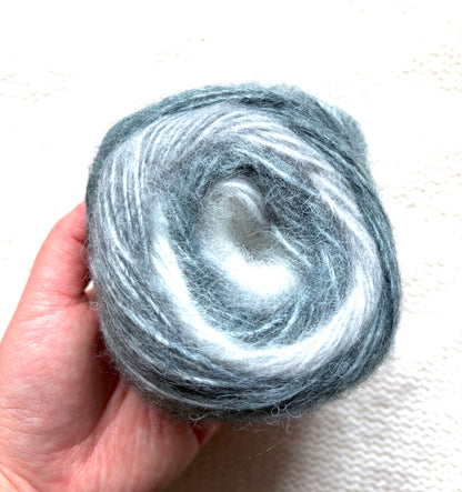 2 cakes x 50g Gradient Wool Blend Yarn : Colour 06 Grey