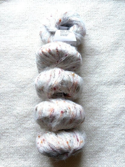 5 balls x 25g Mohair Wool yarn : Mohair + Wool + Acrylic + Polyester : 01 White