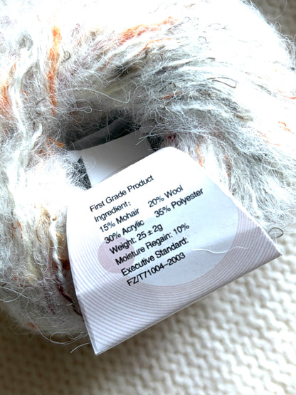 5 balls x 25g Mohair Wool yarn : Mohair + Wool + Acrylic + Polyester : 01 White