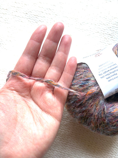 3 balls x 50g Alpaca yarn : 90% Alpaca + 10% Anti Pilling Fiber : Colour 03