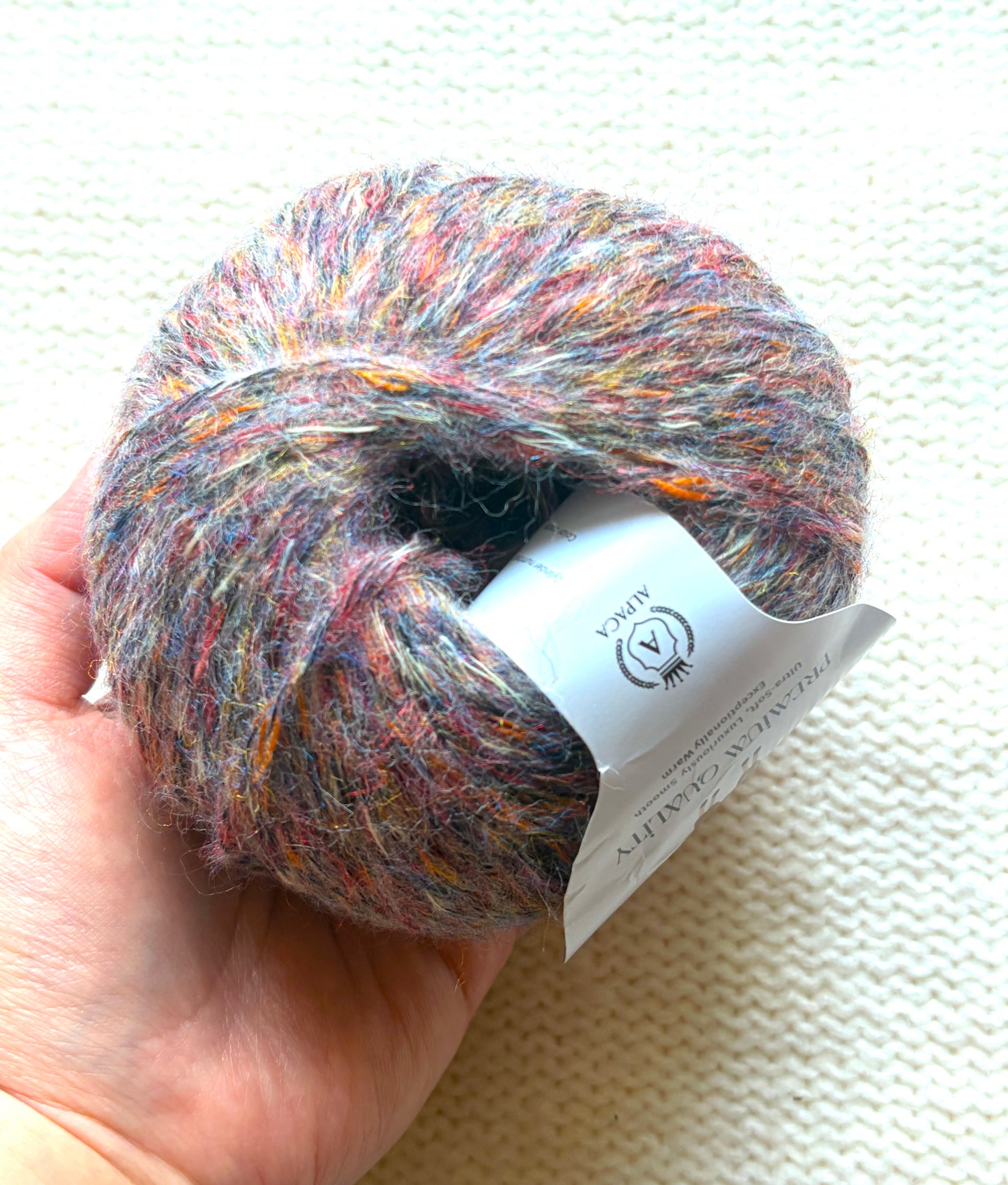 3 balls x 50g Alpaca yarn : 90% Alpaca + 10% Anti Pilling Fiber : Colour 03