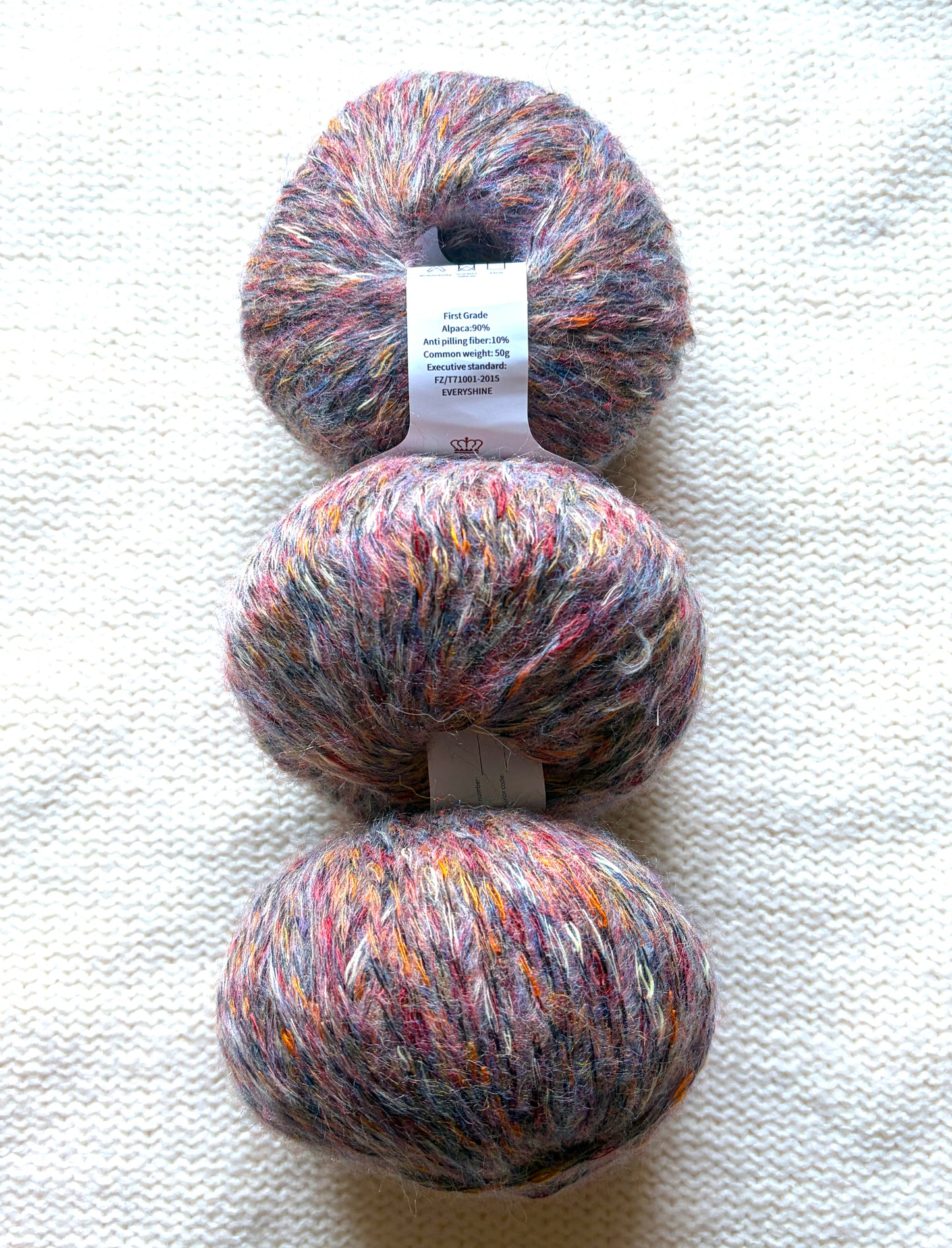 3 balls x 50g Alpaca yarn : 90% Alpaca + 10% Anti Pilling Fiber : Colour 03