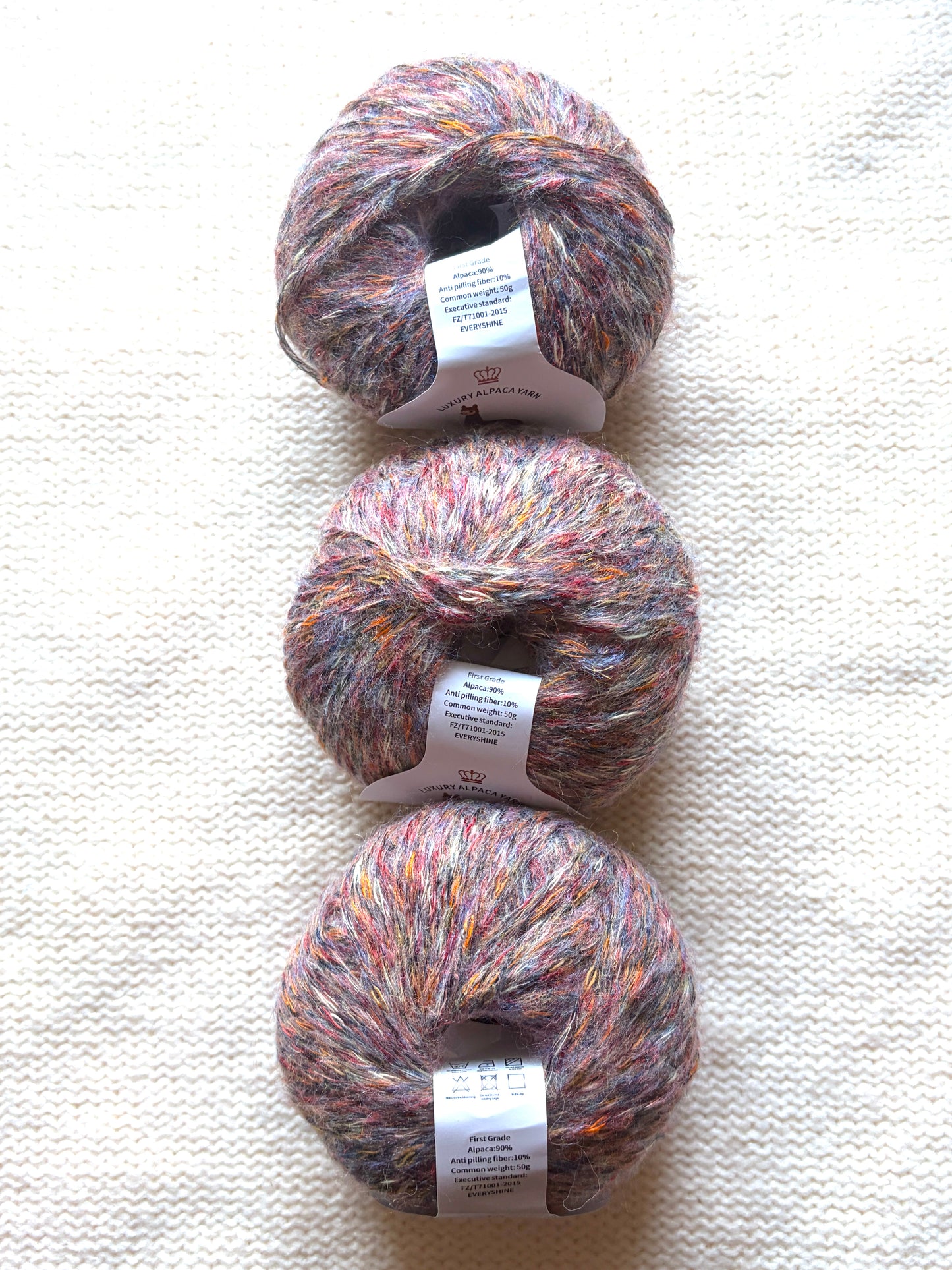 3 balls x 50g Alpaca yarn : 90% Alpaca + 10% Anti Pilling Fiber : Colour 03