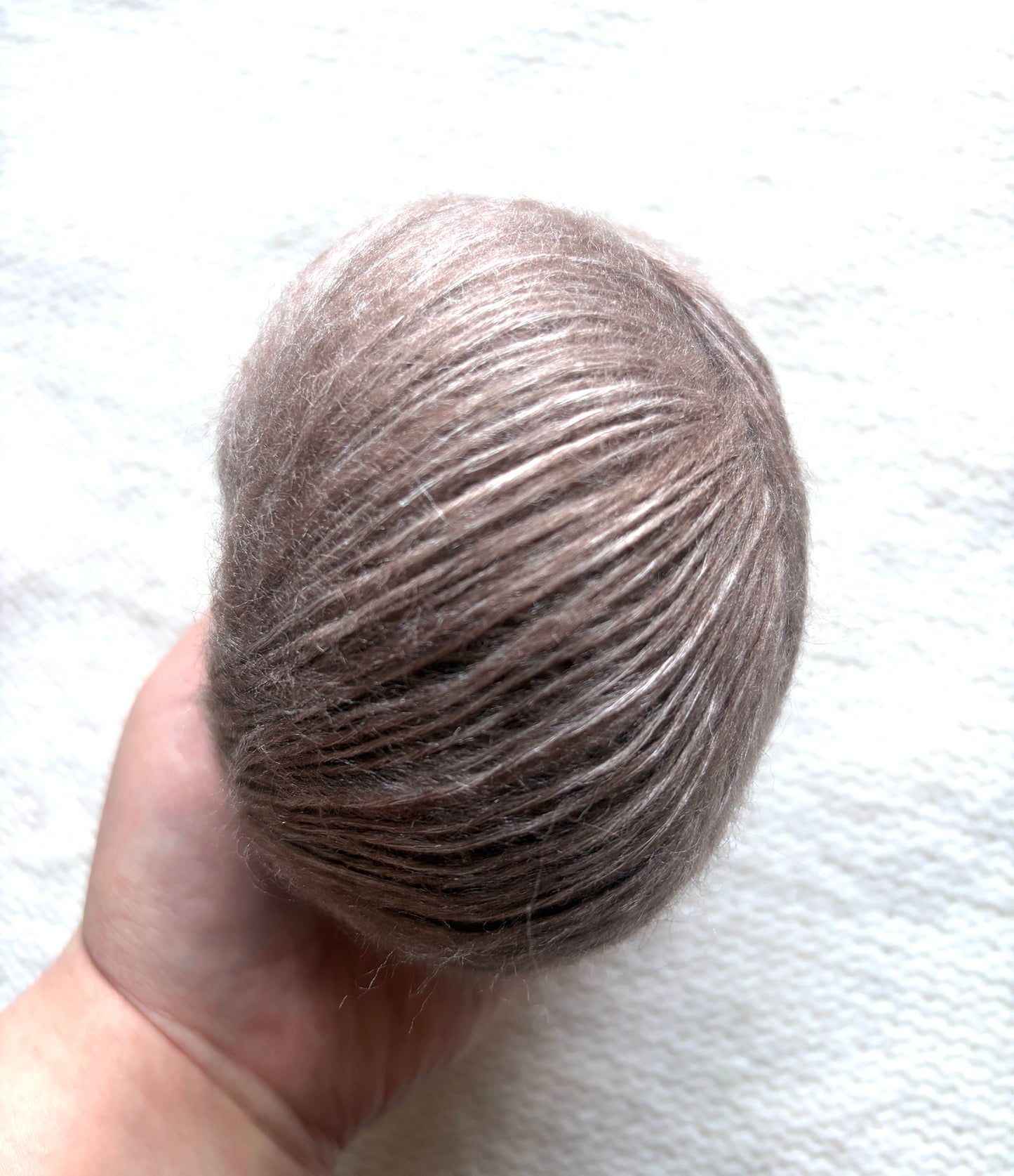 3 balls x 50g 90% Cashmere yarn : Cashmere + Bamboo fiber : 06 Cocoa Brown