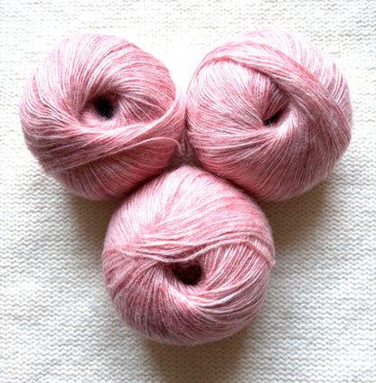 3 balls x 50g 90% Cashmere yarn : Cashmere + Bamboo fiber : 07 Rose Pink