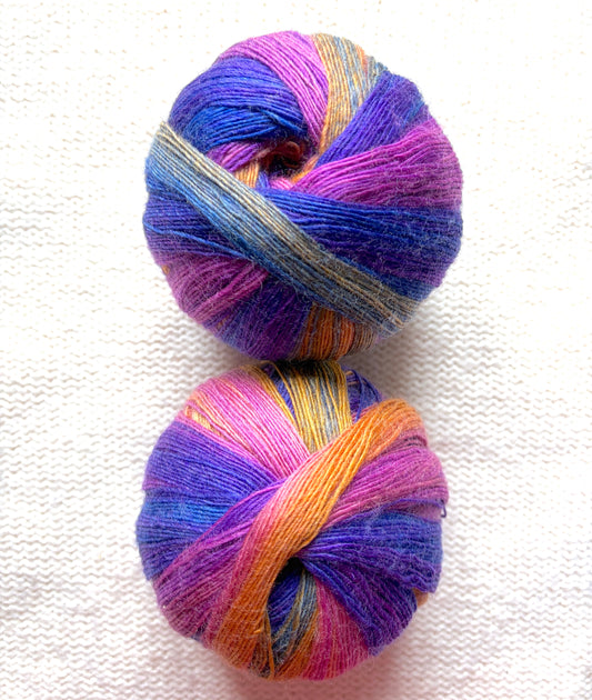 2 balls x 100g Gradient Wool Blend yarn : 70% Wool + Polyester : 14 Tropical Sunset