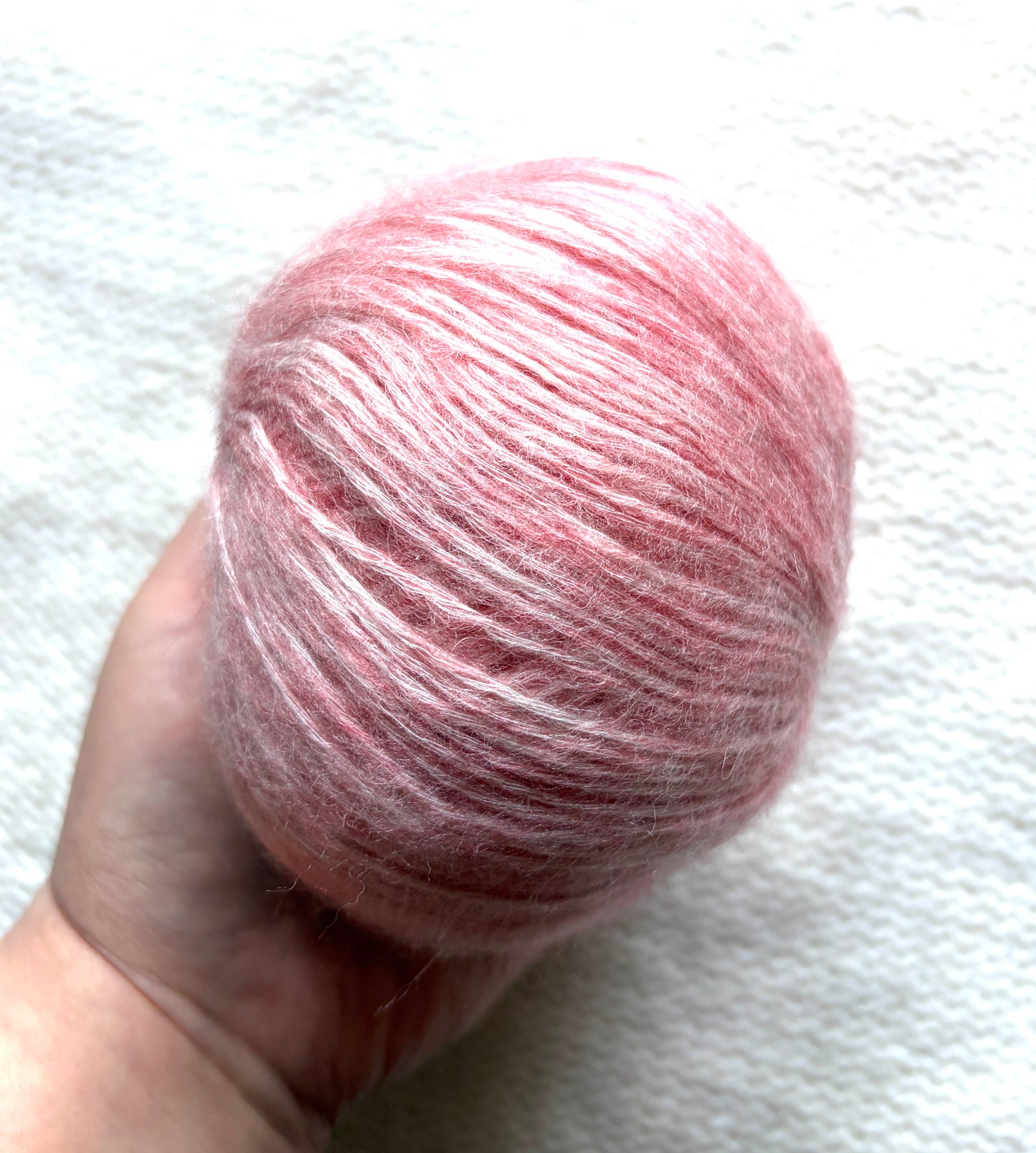 3 balls x 50g 90% Cashmere yarn : Cashmere + Bamboo fiber : 07 Rose Pink