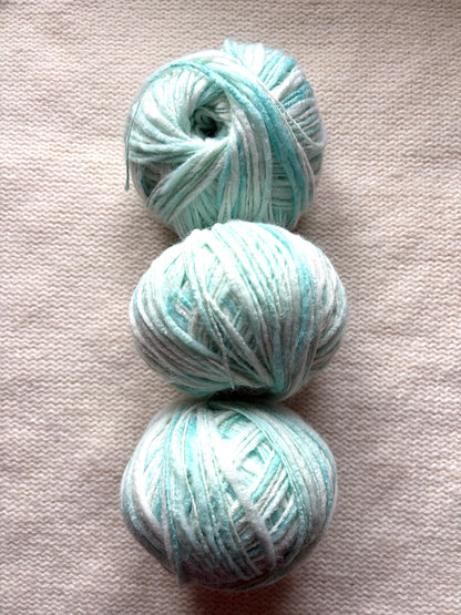 3 balls x 50g Australian Wool Blend Uneven / Slub yarn : Colour 03