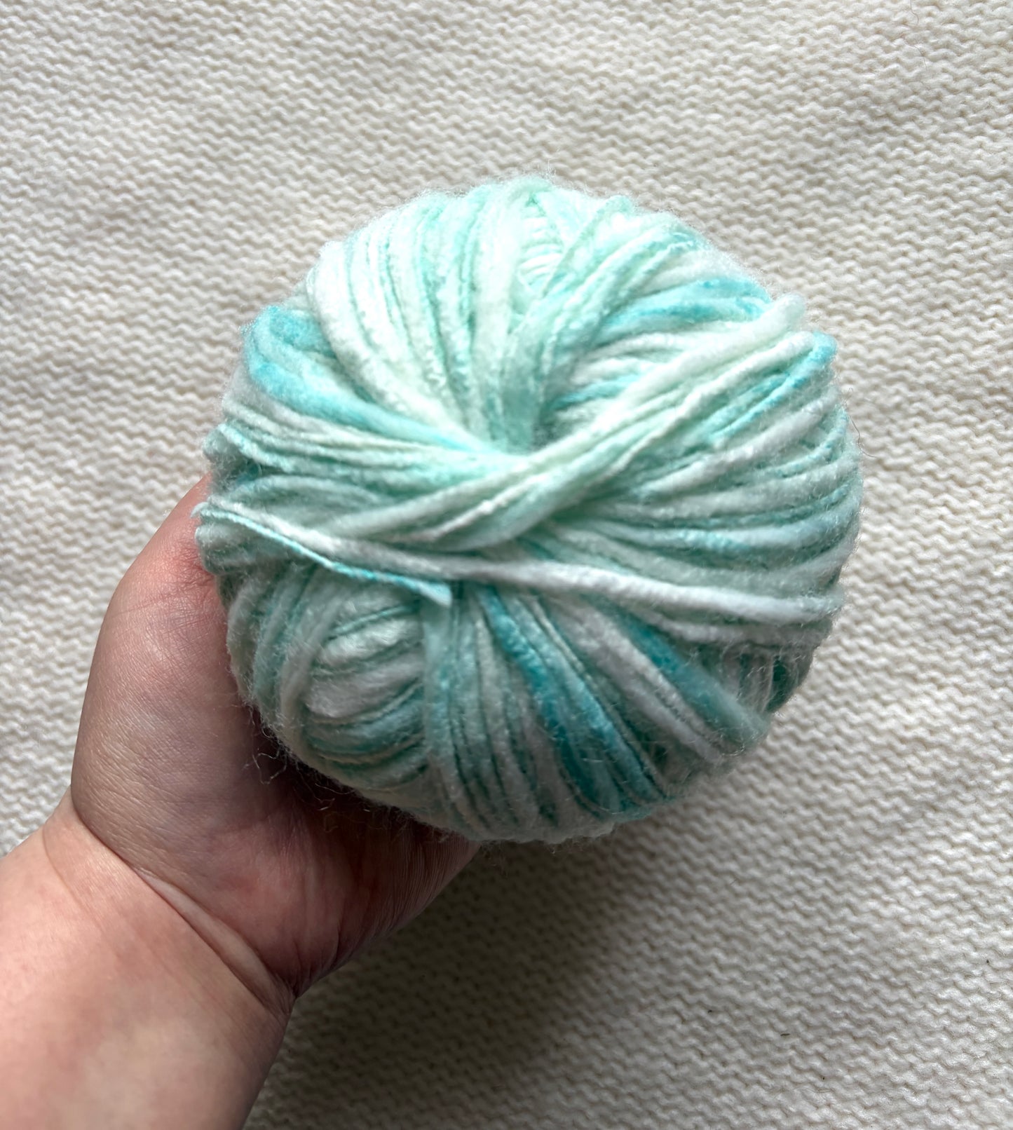 3 balls x 50g Australian Wool Blend Uneven / Slub yarn : Colour 03