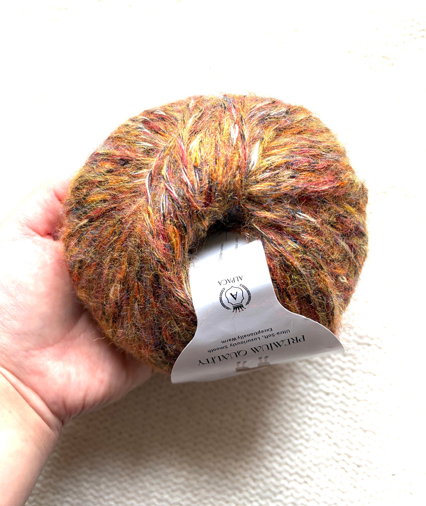 3 balls x 50g Alpaca yarn : 90% Alpaca + 10% Anti Pilling Fiber : Colour 17