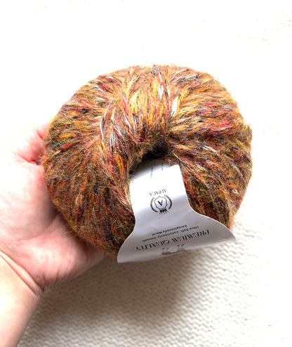 3 balls x 50g Alpaca yarn : 90% Alpaca + 10% Anti Pilling Fiber : Colour 17