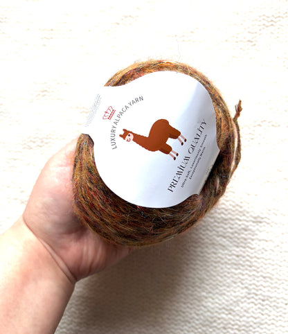 3 balls x 50g Alpaca yarn : 90% Alpaca + 10% Anti Pilling Fiber : Colour 17