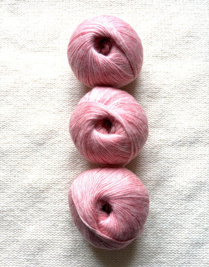 3 balls x 50g 90% Cashmere yarn : Cashmere + Bamboo fiber : Pink