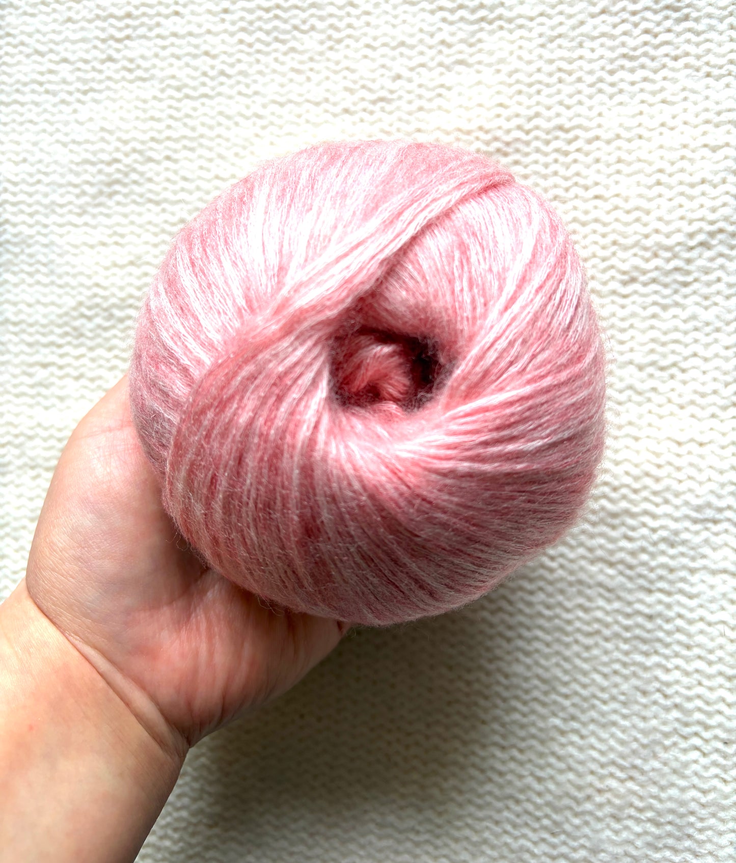 3 balls x 50g 90% Cashmere yarn : Cashmere + Bamboo fiber : Pink