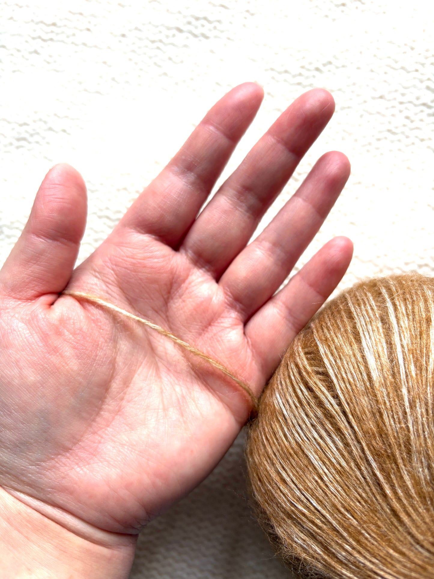 3 balls x 50g 90% Cashmere yarn : Cashmere + Bamboo fiber : 15 Caramel Brown