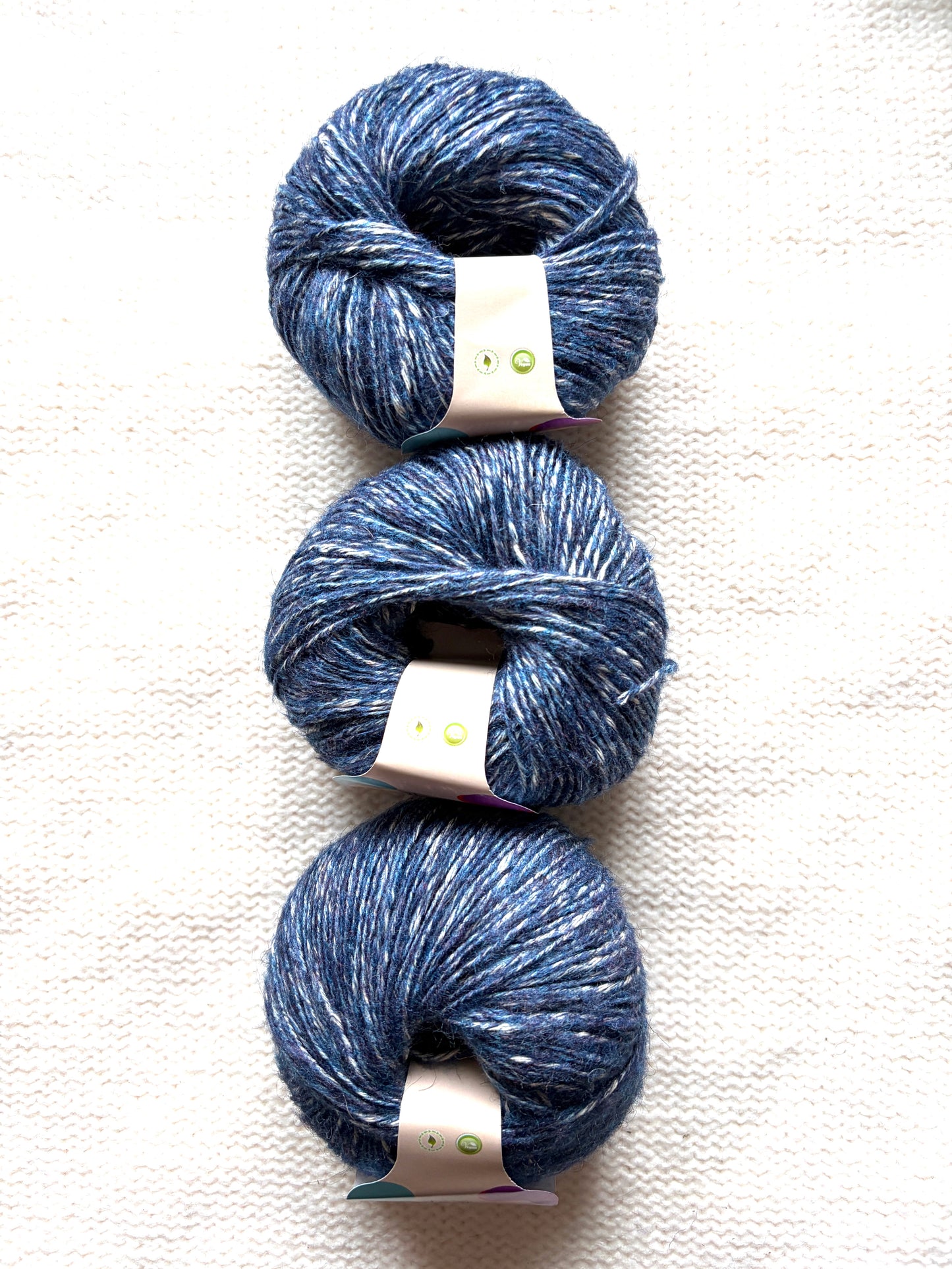 3 balls x 50g Wool Blend Spray Yarn : Wool + Acrylic + Nylon : 08 Navy