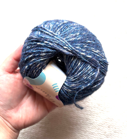 3 balls x 50g Wool Blend Spray Yarn : Wool + Acrylic + Nylon : 08 Navy