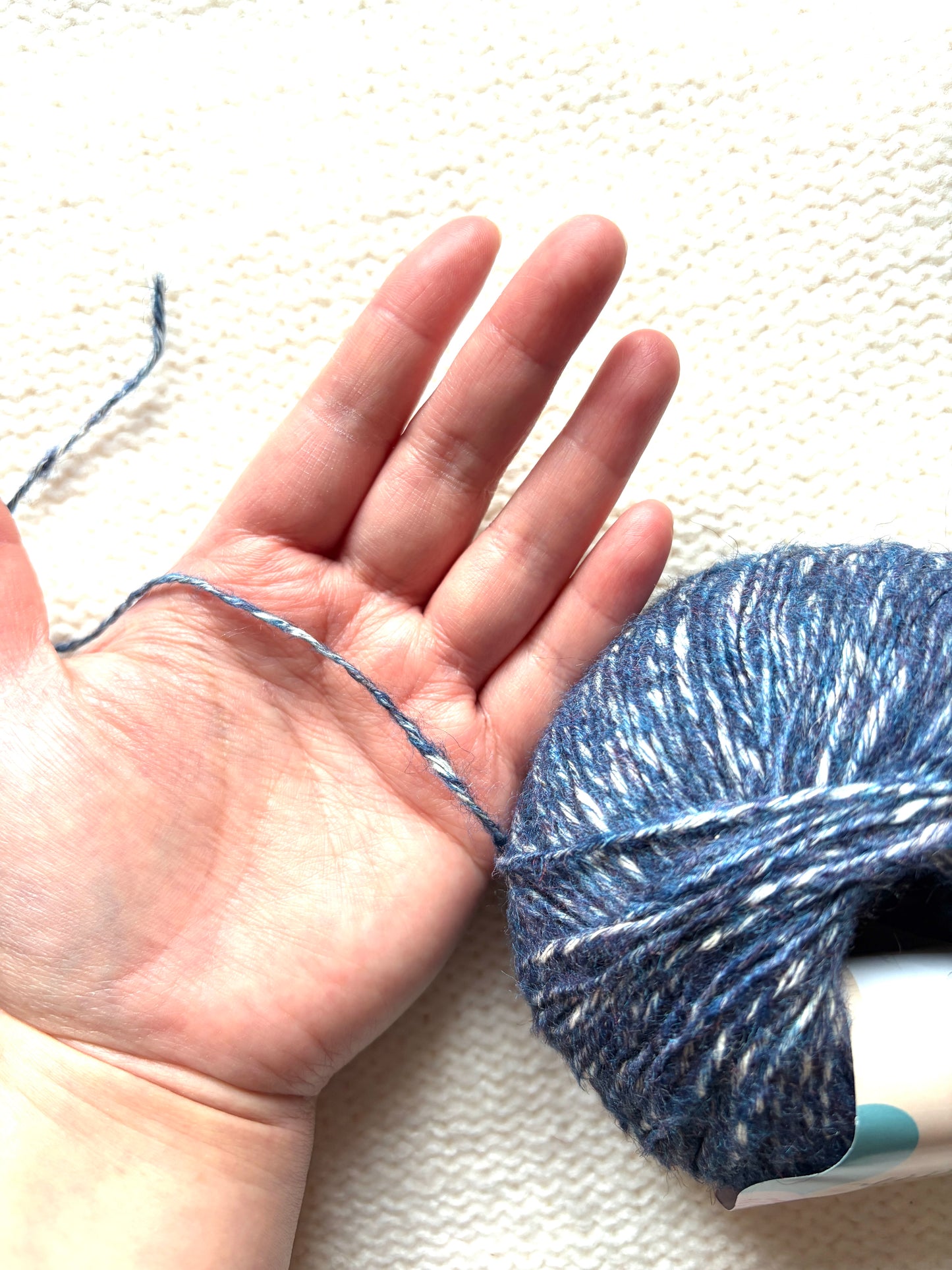 3 balls x 50g Wool Blend Spray Yarn : Wool + Acrylic + Nylon : 08 Navy