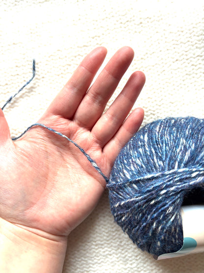 3 balls x 50g Wool Blend Spray Yarn : Wool + Acrylic + Nylon : 08 Navy
