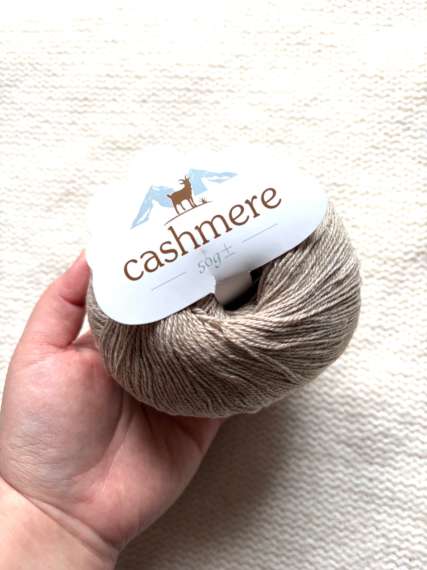 3 balls x 50g Cashmere yarn : 100% Cashmere : 04 Camel