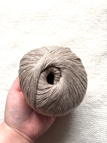 3 balls x 50g Cashmere yarn : 100% Cashmere : 04 Camel