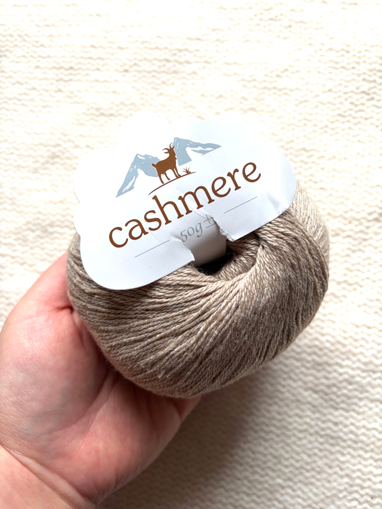 3 balls x 50g Cashmere yarn : 100% Cashmere : 04 Camel