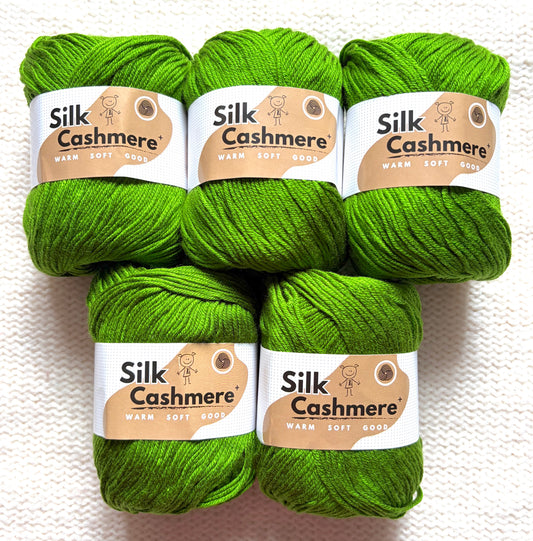 5 balls x 50g Cashmere Silk yarn : 60% Cashmere + 40% Silk : 32 Spring Fern
