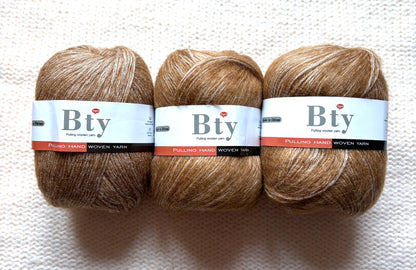 3 balls x 50g 95% Cashmere yarn : 95% Cashmere + 5% Acrylic : 15 Caramel Brown