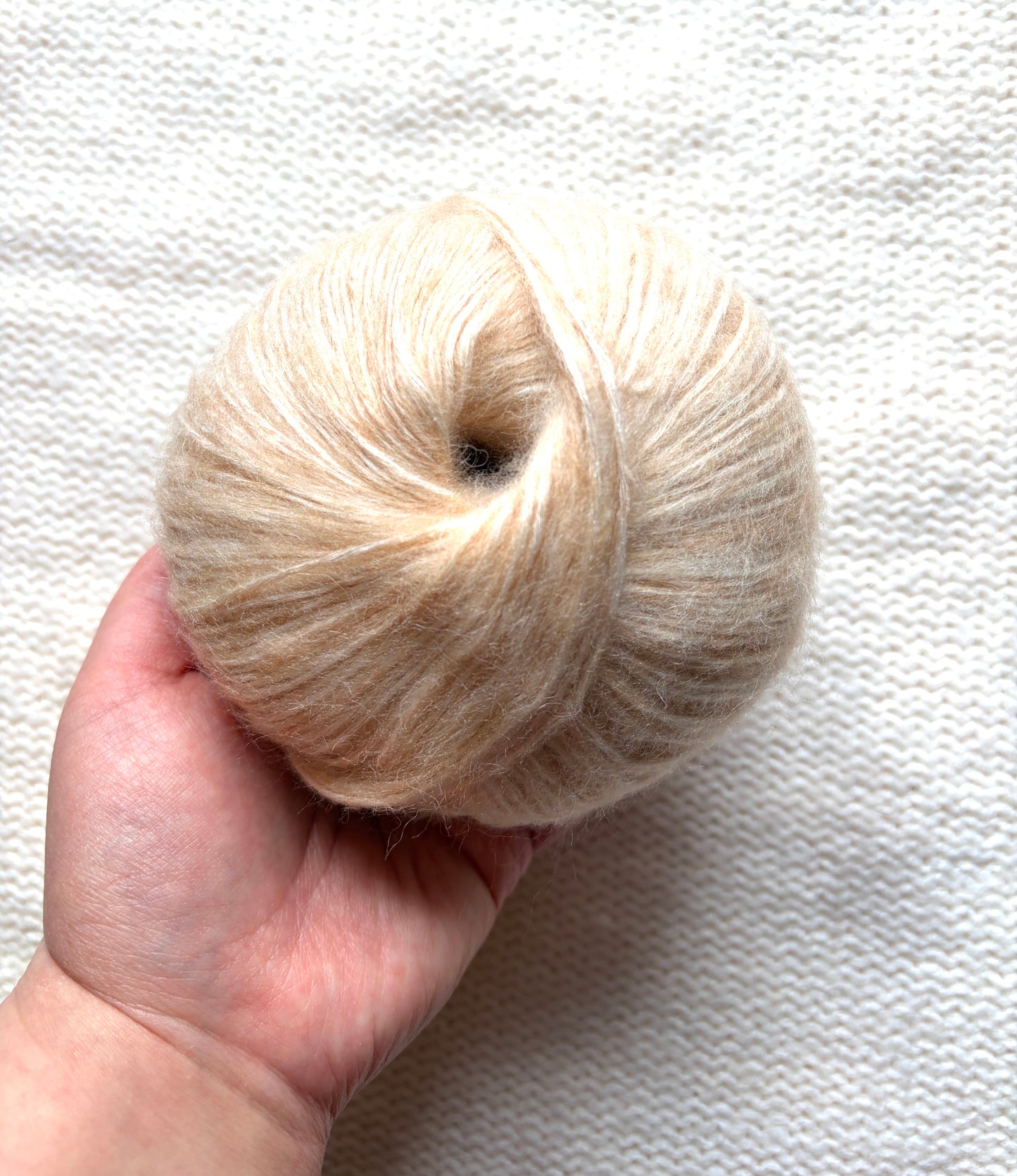3 balls x 50g 90% Cashmere yarn : Cashmere + Bamboo fiber : 01 Rice Field