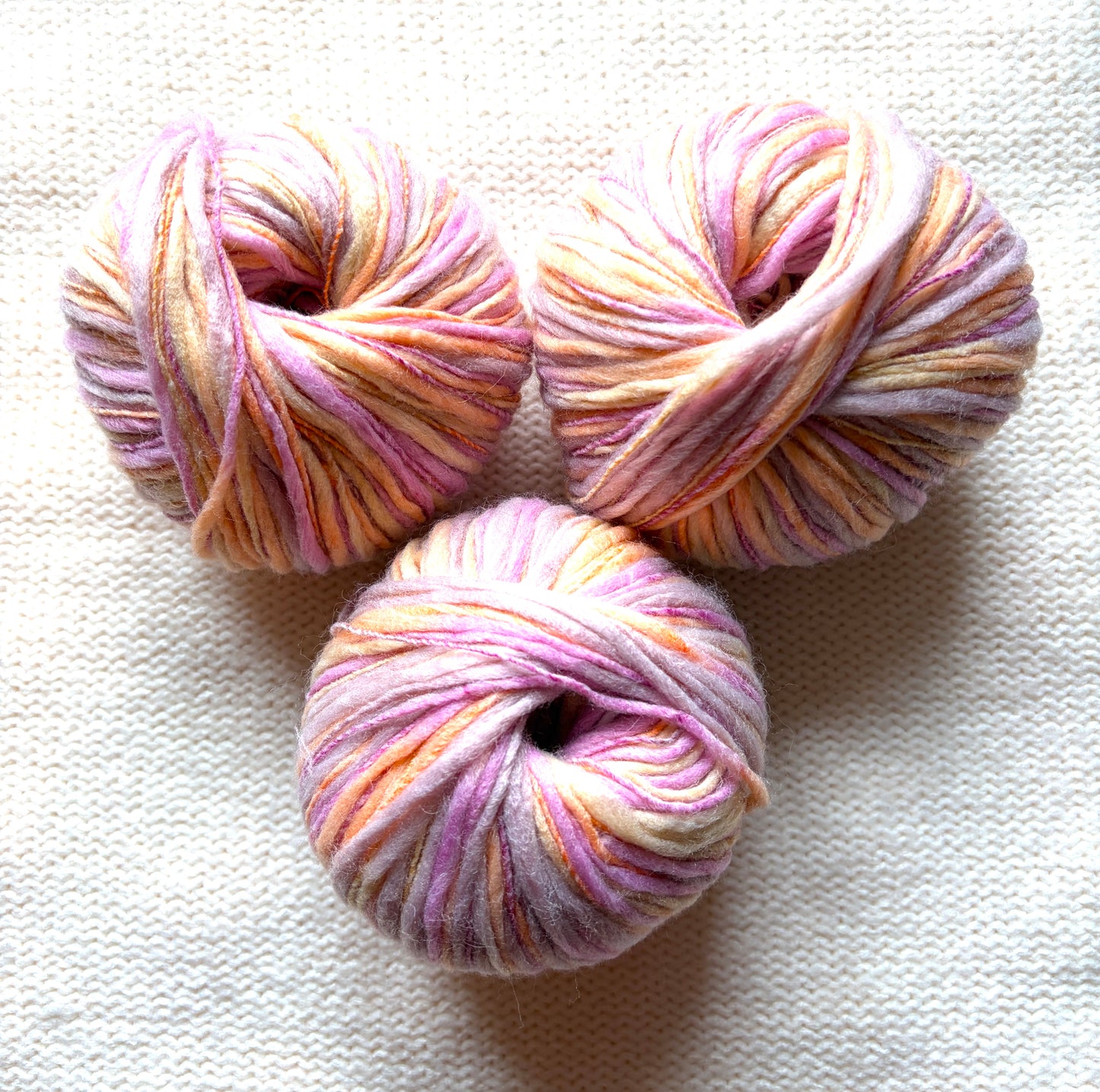 3 balls x 50g Australian Wool Blend Uneven / Slub yarn : Colour 05