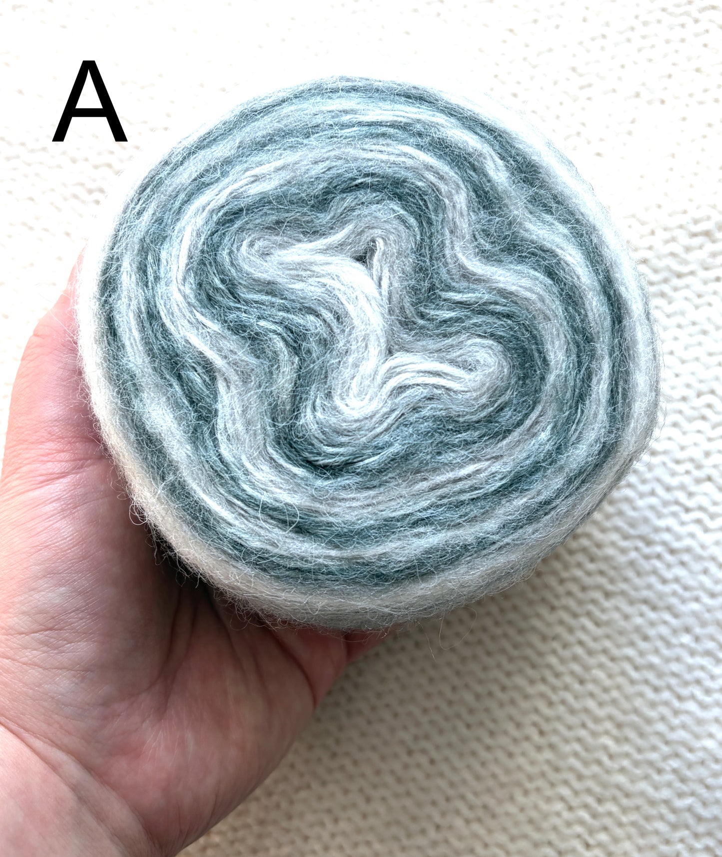 1 cake x 100g Ombre Mohair Blend Yarn : 07 Grey Ombre (Copy)