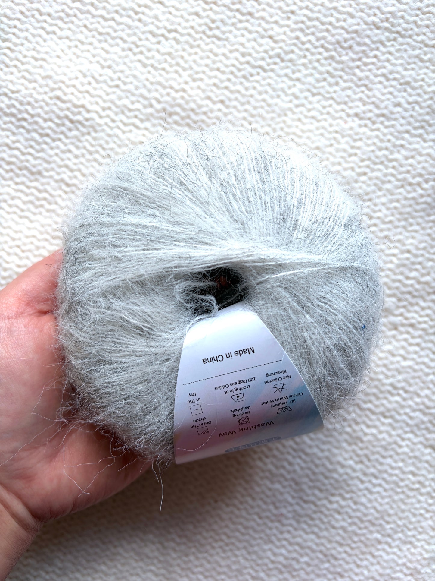 6 balls x 25g Alpaca Mohair yarn : Mohair + Alpaca + Acrylic : Colour 04 Light Grey