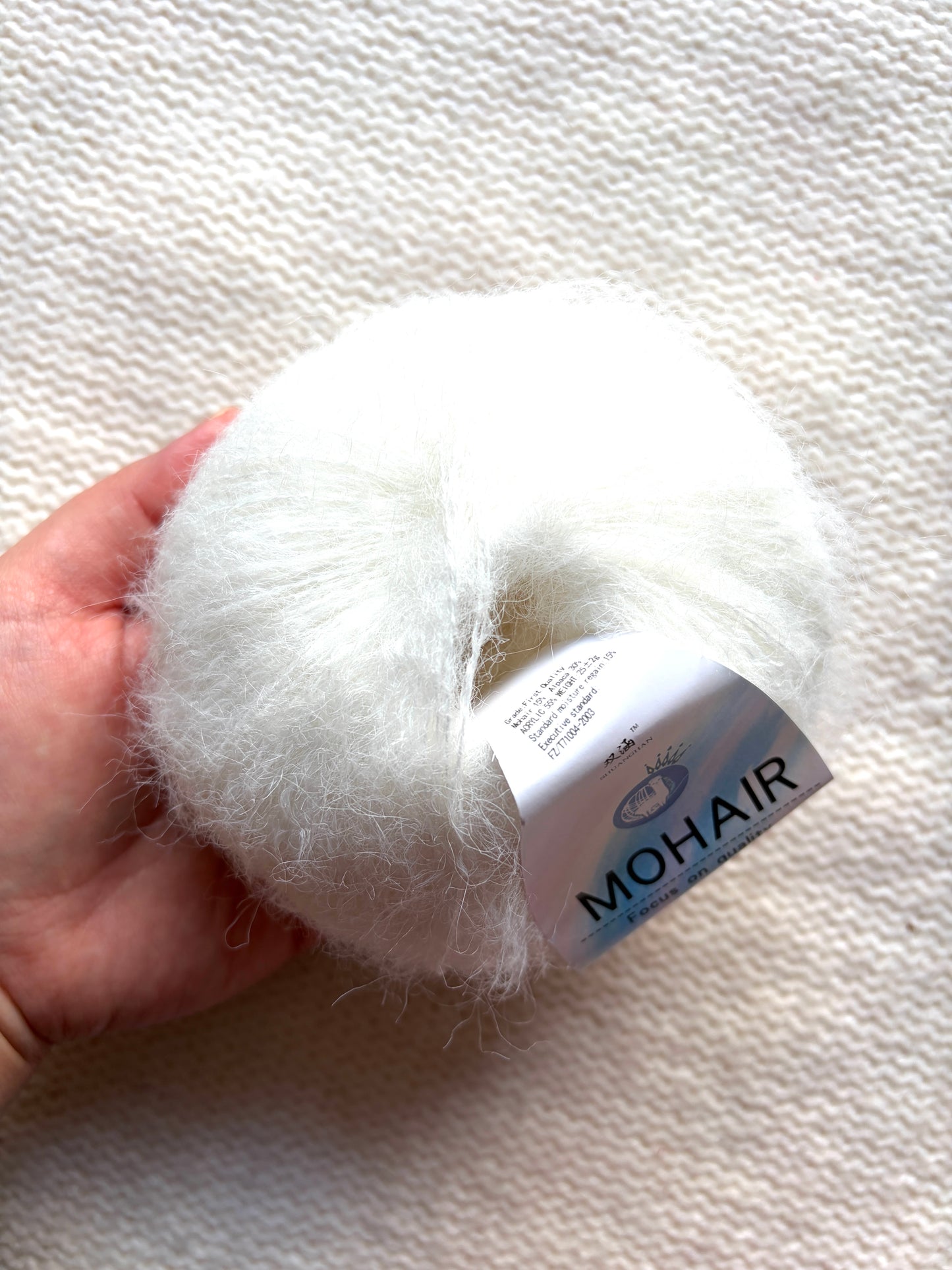 6 balls x 25g Alpaca Mohair yarn : Mohair + Alpaca + Acrylic : 01 White