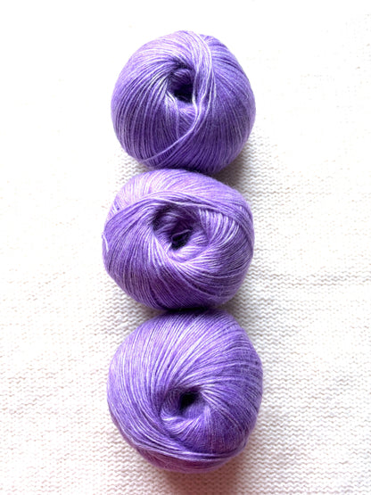 3 balls x 50g 90% Cashmere yarn : Cashmere + Bamboo fiber : 10 Amethyst