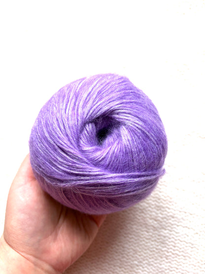 3 balls x 50g 90% Cashmere yarn : Cashmere + Bamboo fiber : 10 Amethyst