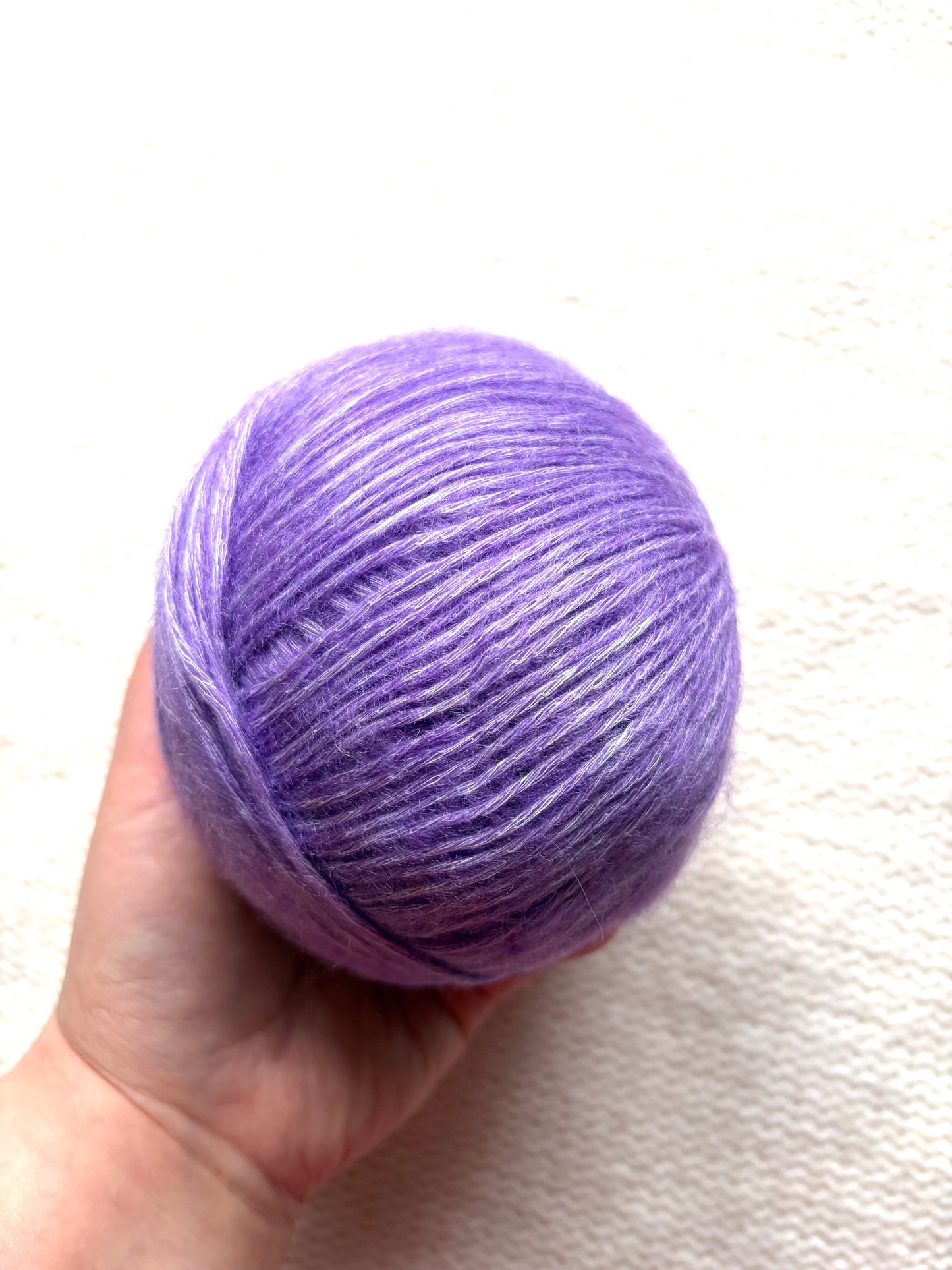 3 balls x 50g 90% Cashmere yarn : Cashmere + Bamboo fiber : 10 Amethyst