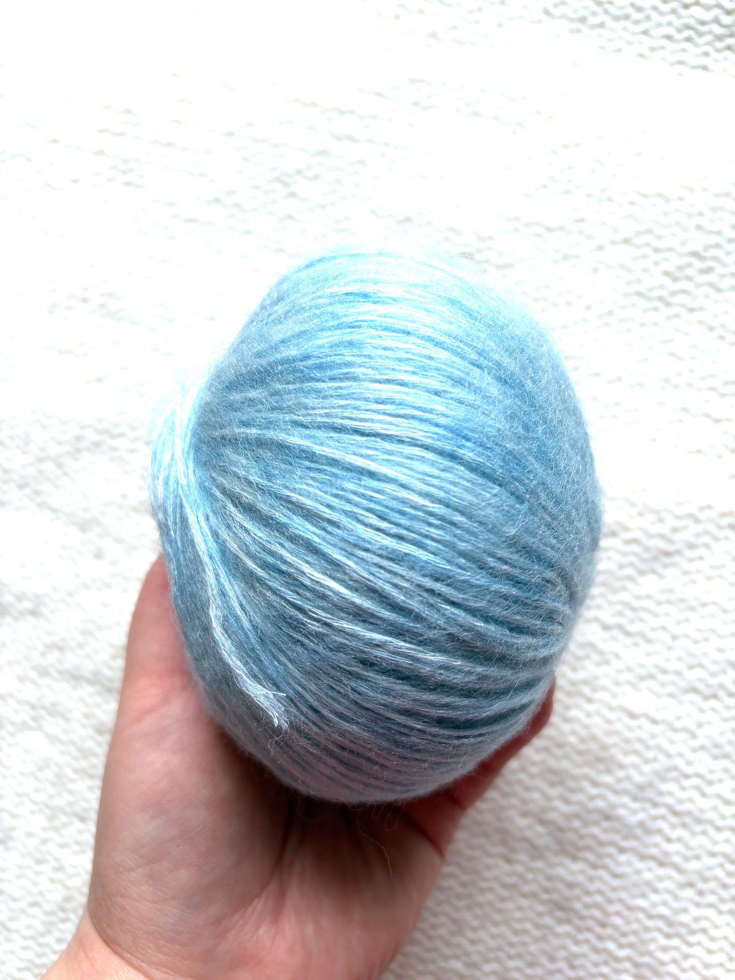 3 balls x 50g 90% Cashmere yarn : Cashmere + Bamboo fiber : 09 Sky Blue