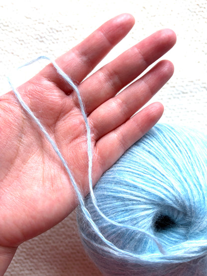 3 balls x 50g 90% Cashmere yarn : Cashmere + Bamboo fiber : 09 Sky Blue