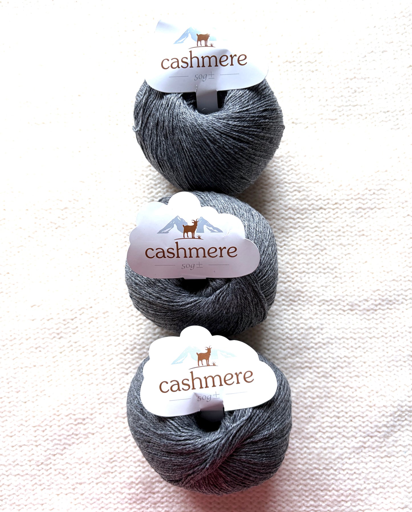 3 balls x 50g Cashmere yarn : 100% Cashmere : 14 Dark Grey