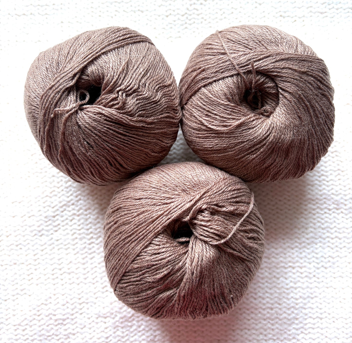 3 balls x 50g Cashmere yarn : 100% Cashmere : 16 Chestnut Brown