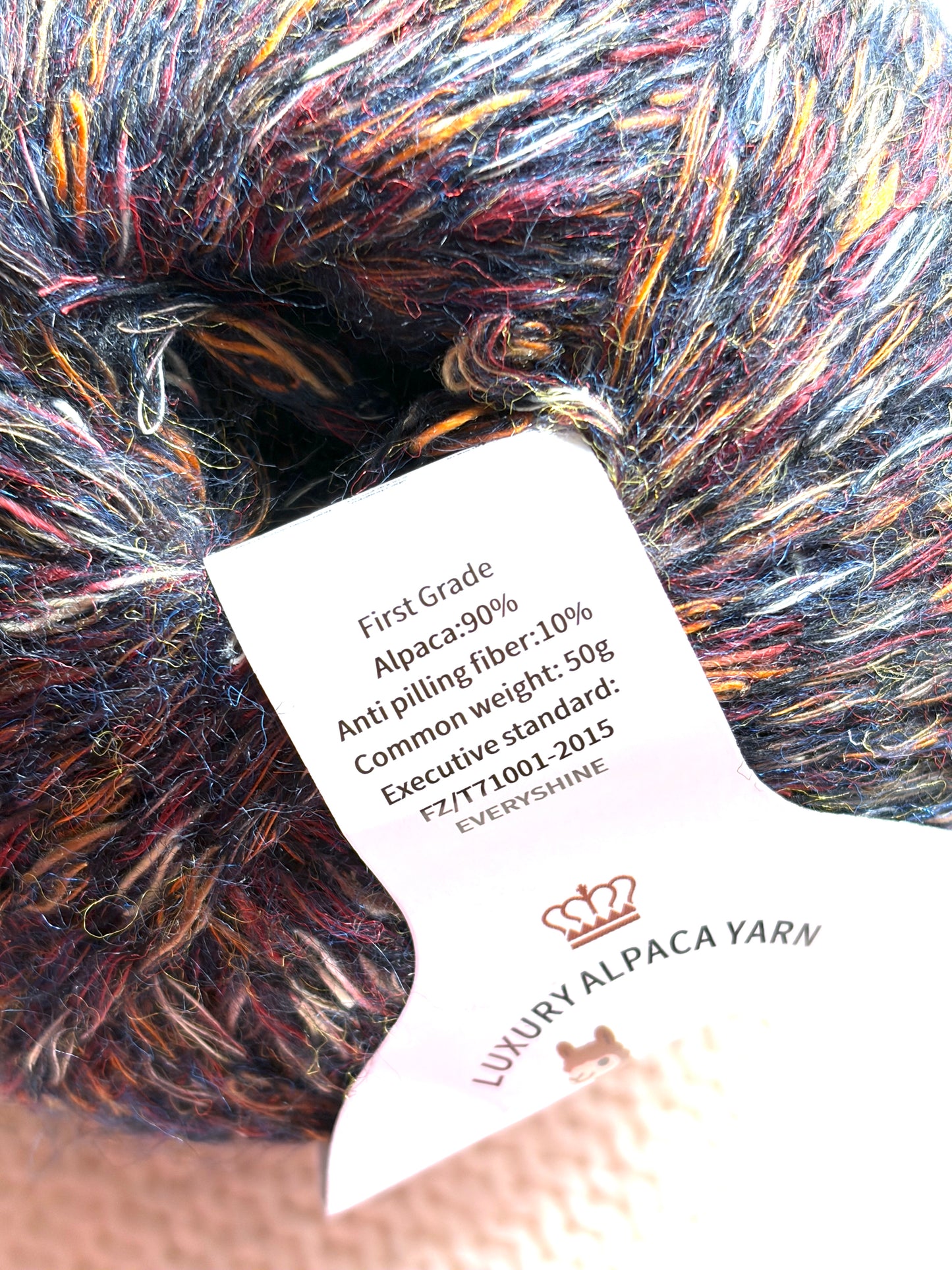 3 balls x 50g Alpaca yarn : 90% Alpaca + 10% Anti Pilling Fiber : Colour 01