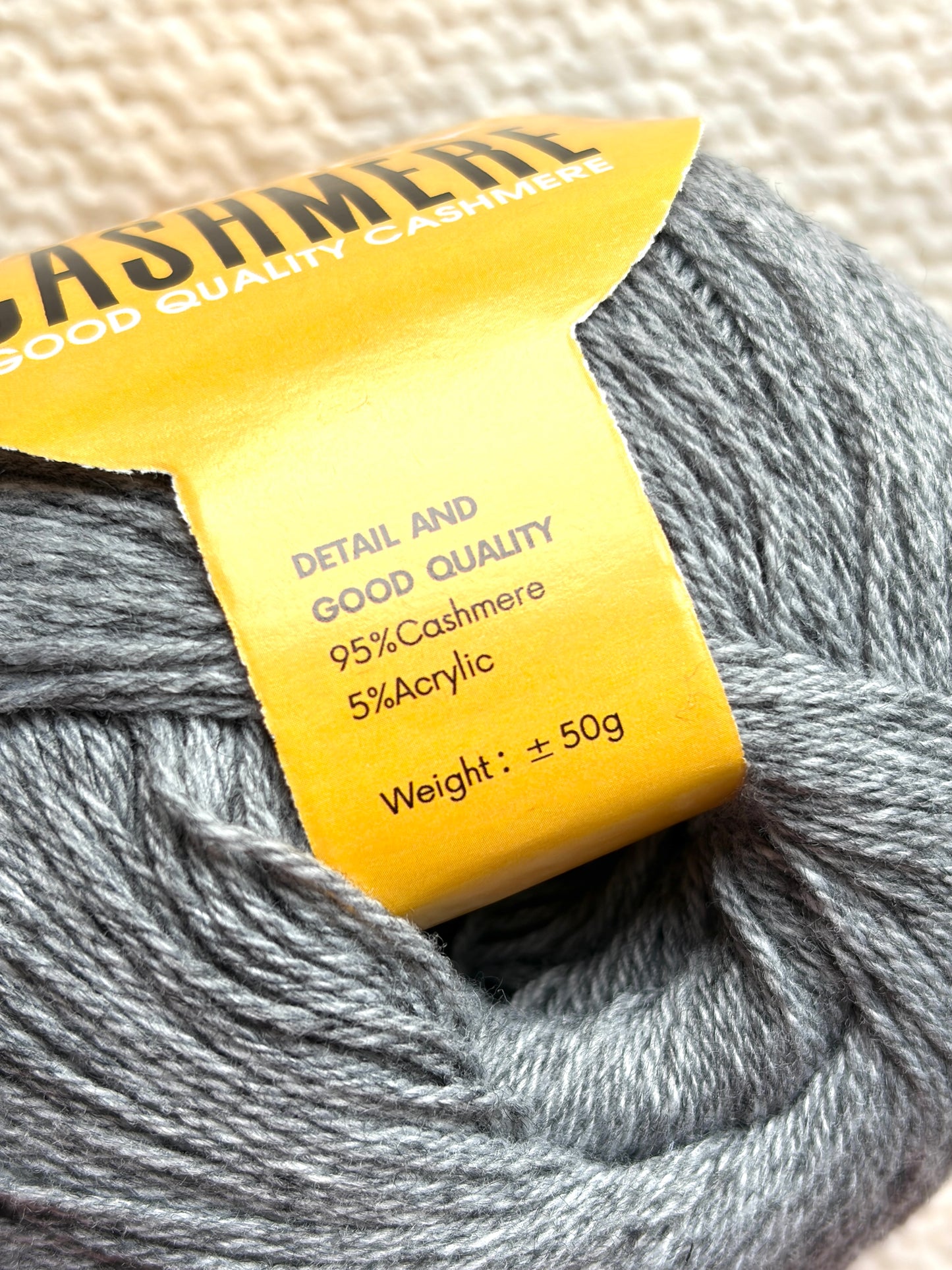 4 balls x 50g Cashmere yarn : 95% Cashmere + 5% Acrylic : 04 Dark Grey