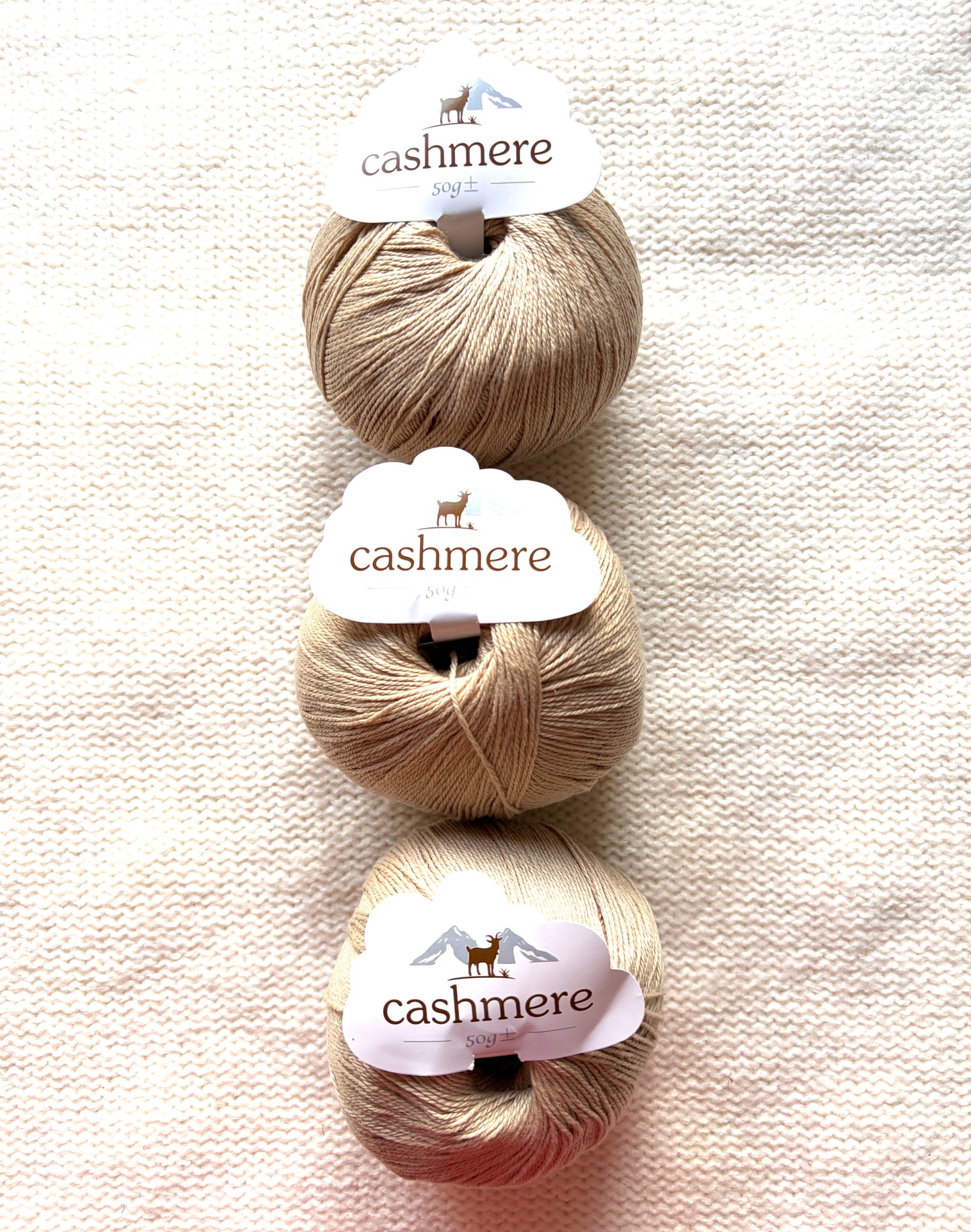 3 balls x 50g Cashmere yarn : 100% Cashmere : 20 Warm Caramel