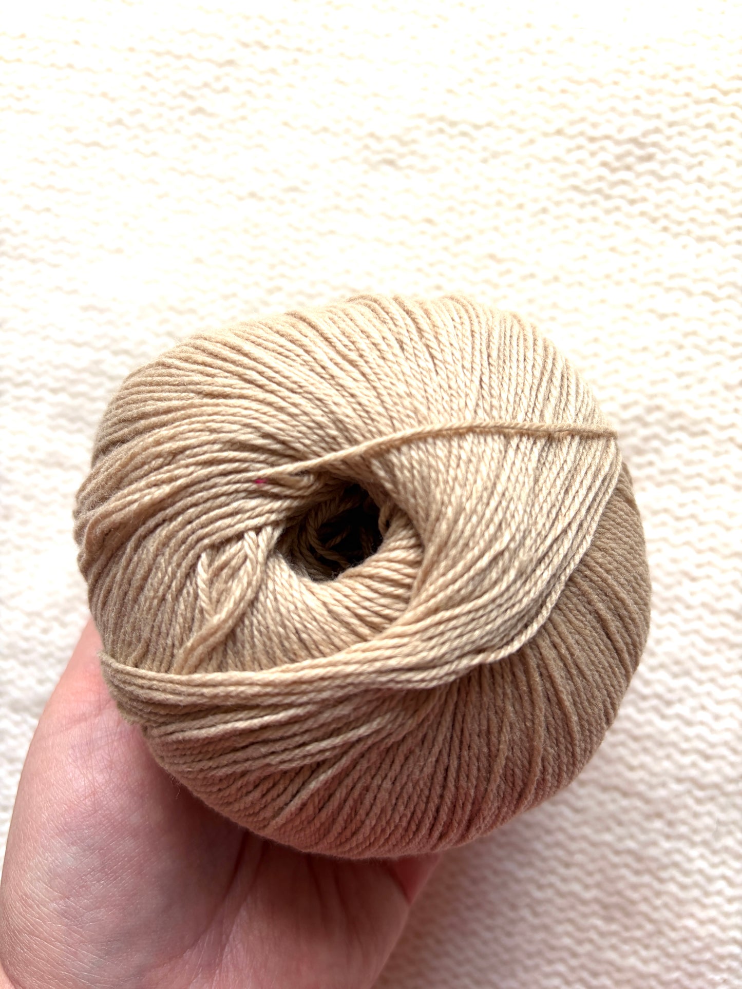 3 balls x 50g Cashmere yarn : 100% Cashmere : 20 Warm Caramel