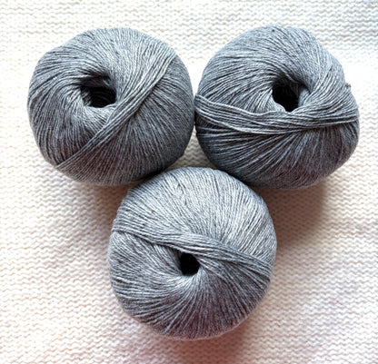 3 balls x 50g Cashmere yarn : 100% Cashmere : 07 Grey