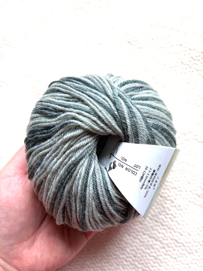 3 balls x 50g Fancy Wool Blend  yarn : 95% Wool : Colour 11 Onyx