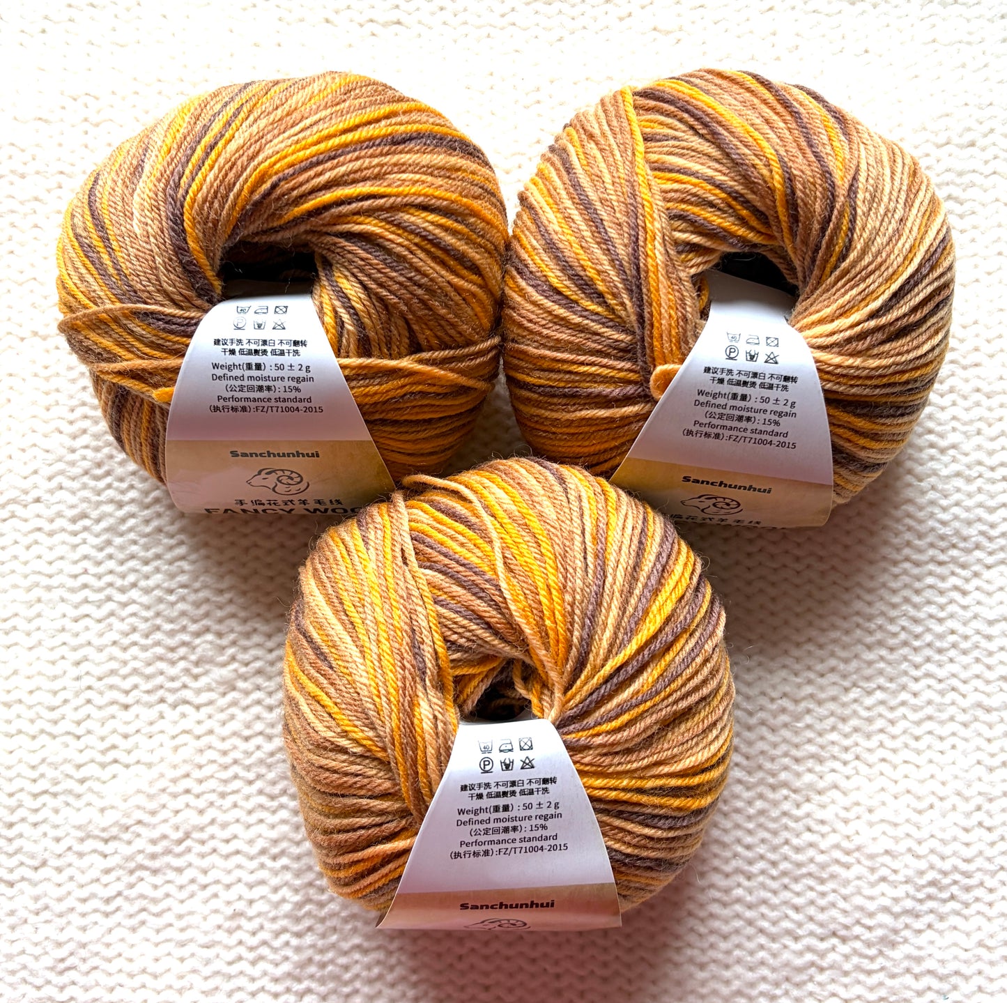 3 balls x 50g Fancy Wool Blend  yarn : 95% Wool : Colour 01 Terracotta